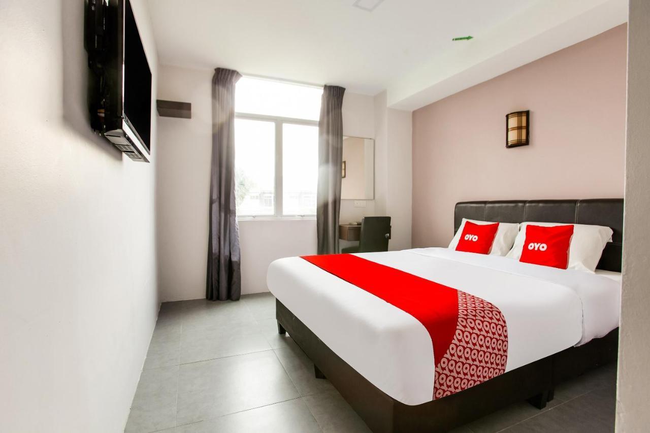 Oyo 89631 988 Hotel Johor Bahru Extérieur photo