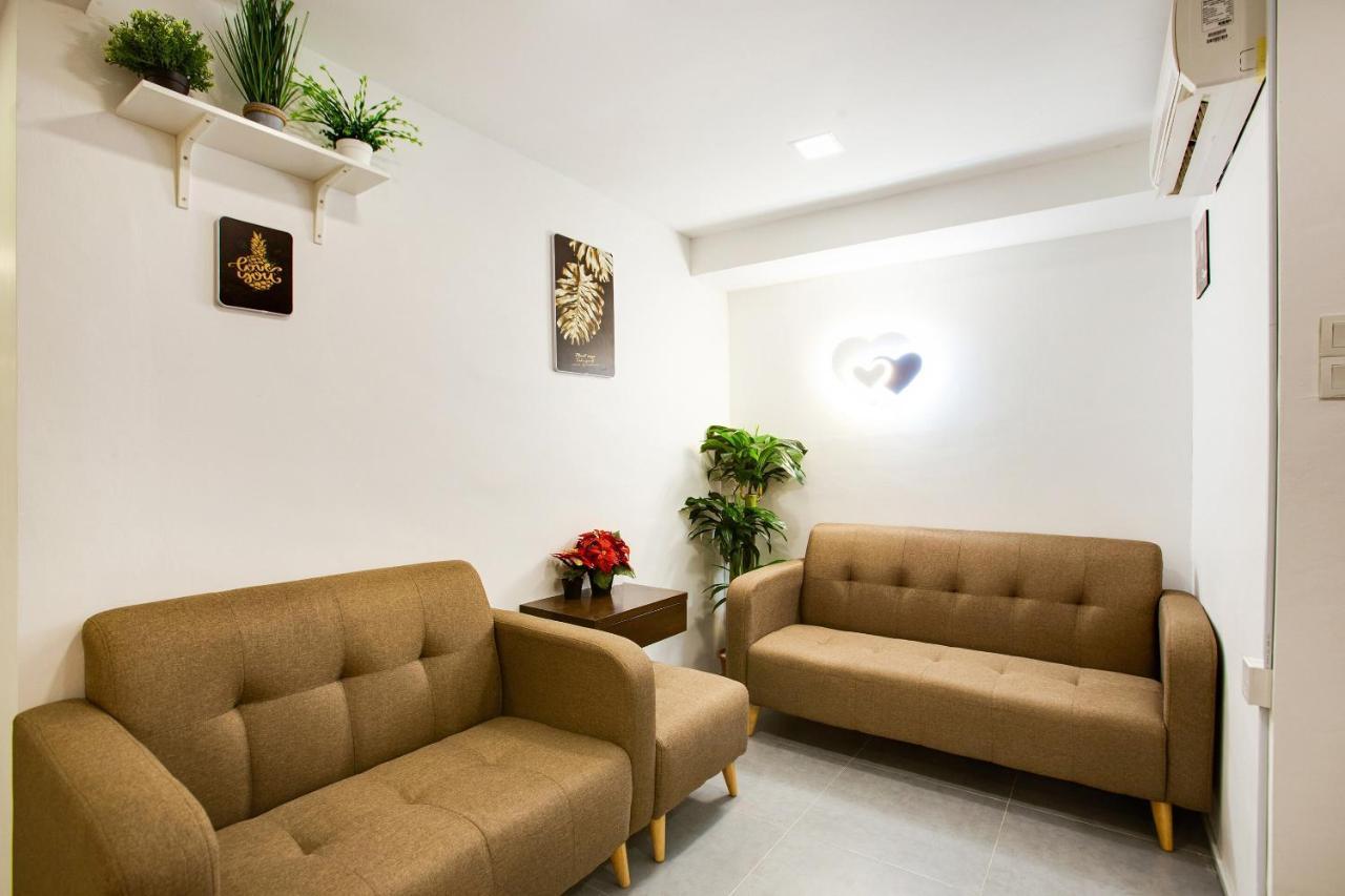 Oyo 89631 988 Hotel Johor Bahru Extérieur photo