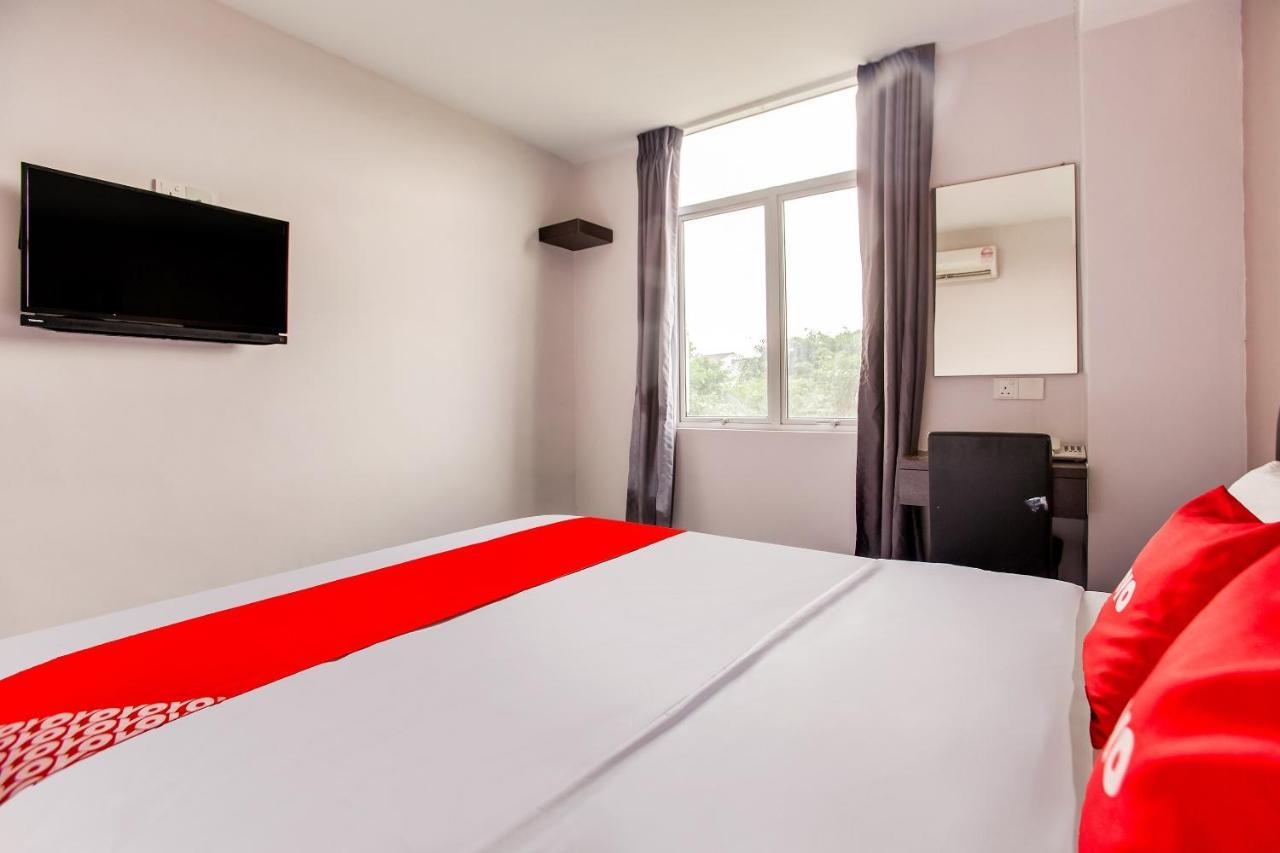 Oyo 89631 988 Hotel Johor Bahru Extérieur photo