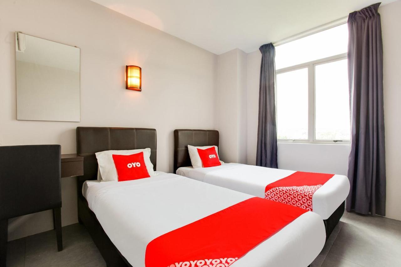 Oyo 89631 988 Hotel Johor Bahru Extérieur photo