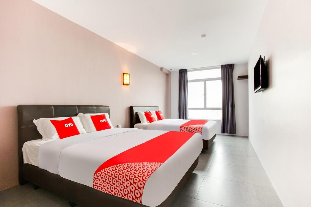 Oyo 89631 988 Hotel Johor Bahru Extérieur photo